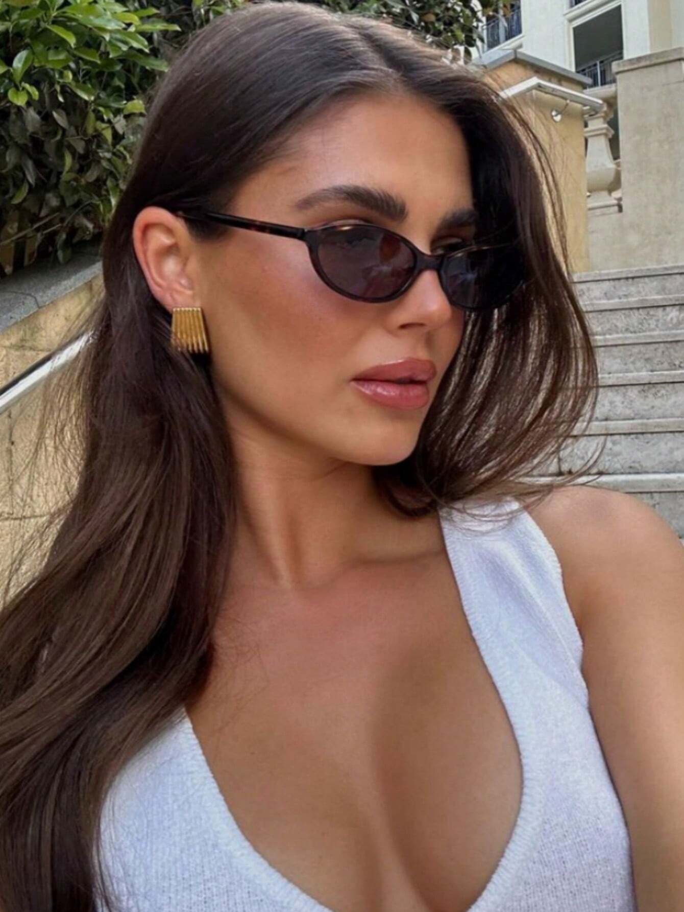 Chic Tortoise Shell Oval Sunglasses
