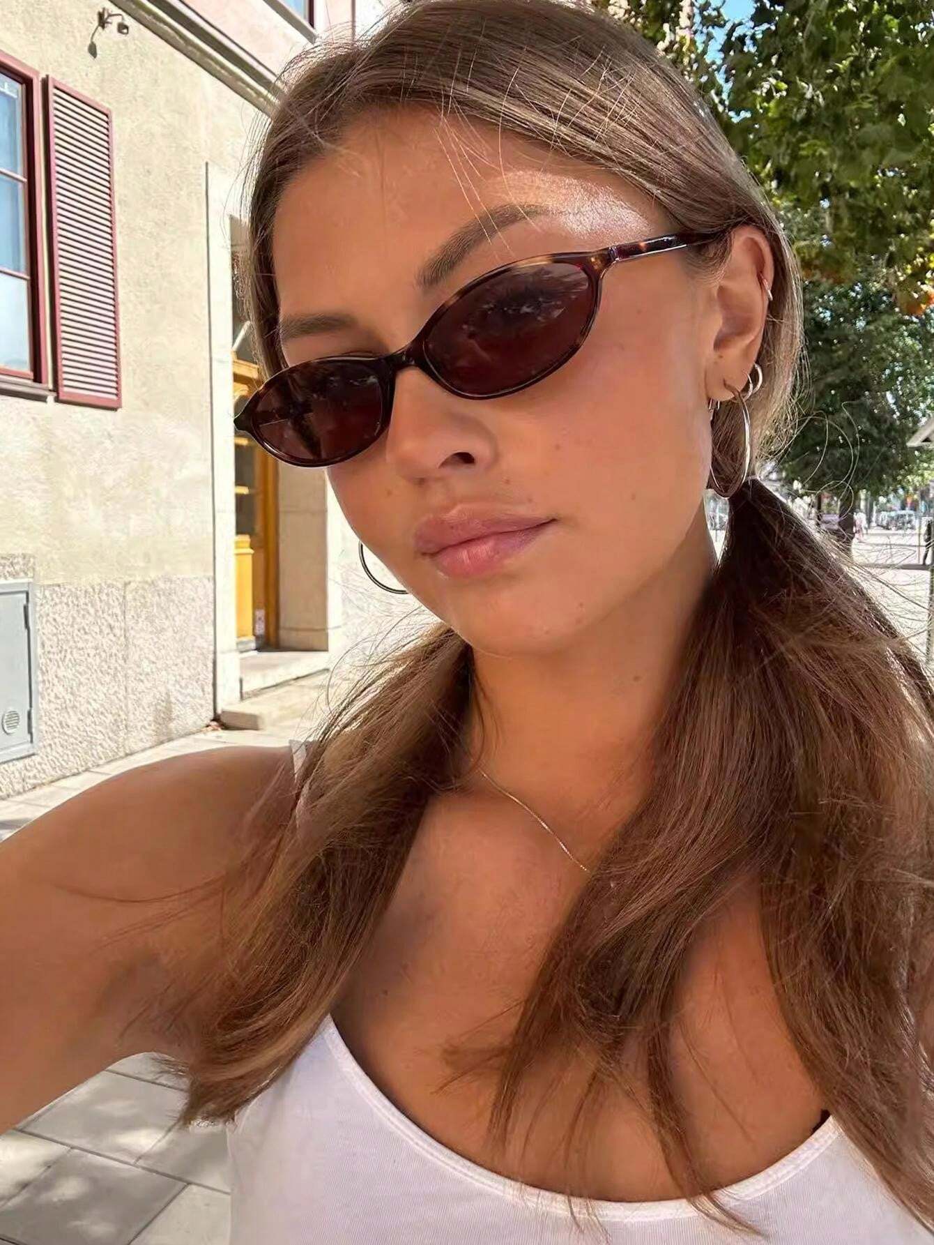 Classic Tortoise Shell Oval Frame Sunglasses