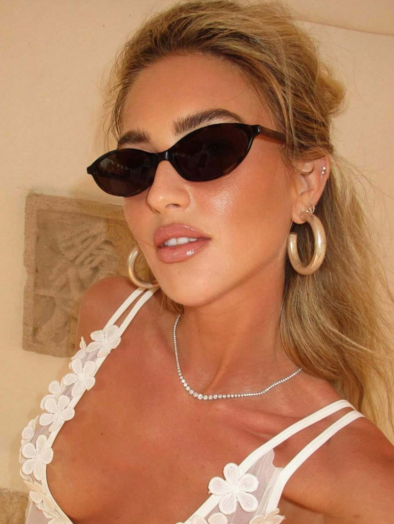 Trendy Black Oval Retro Sunglasses